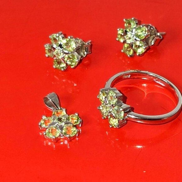 925 Sterling Silver Ring 6.75, Earrings, Pendant with Natural Peridot Gem - Picture 3 of 14